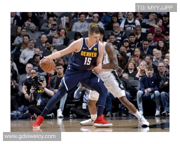 爵士队与太阳季前赛精彩对决展现新赛季球队实力与战术变化